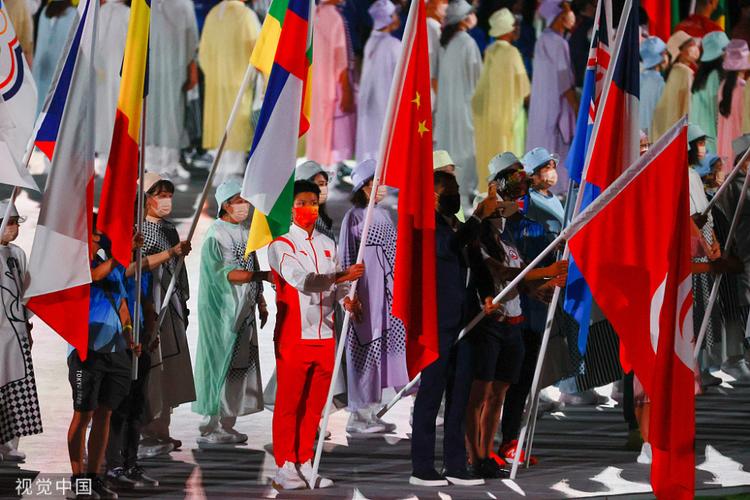东京奥运会闭幕式美国队旗手