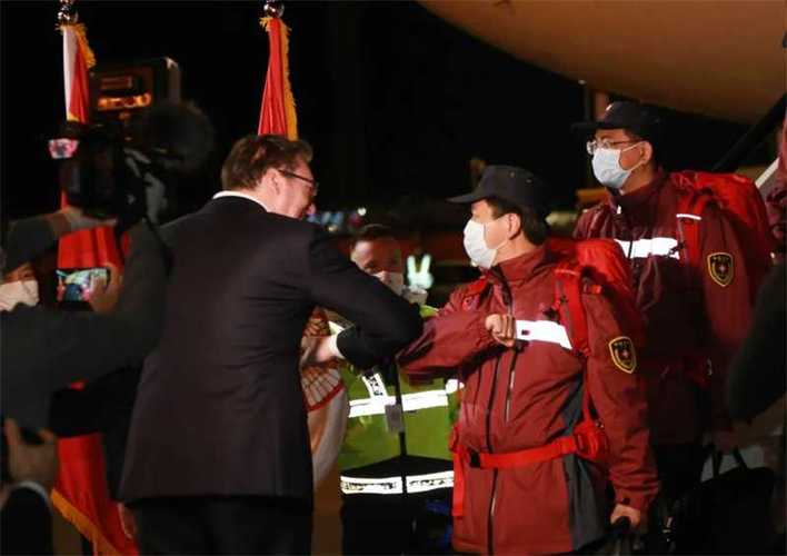 塞尔维亚总统武契奇抵达中国视频